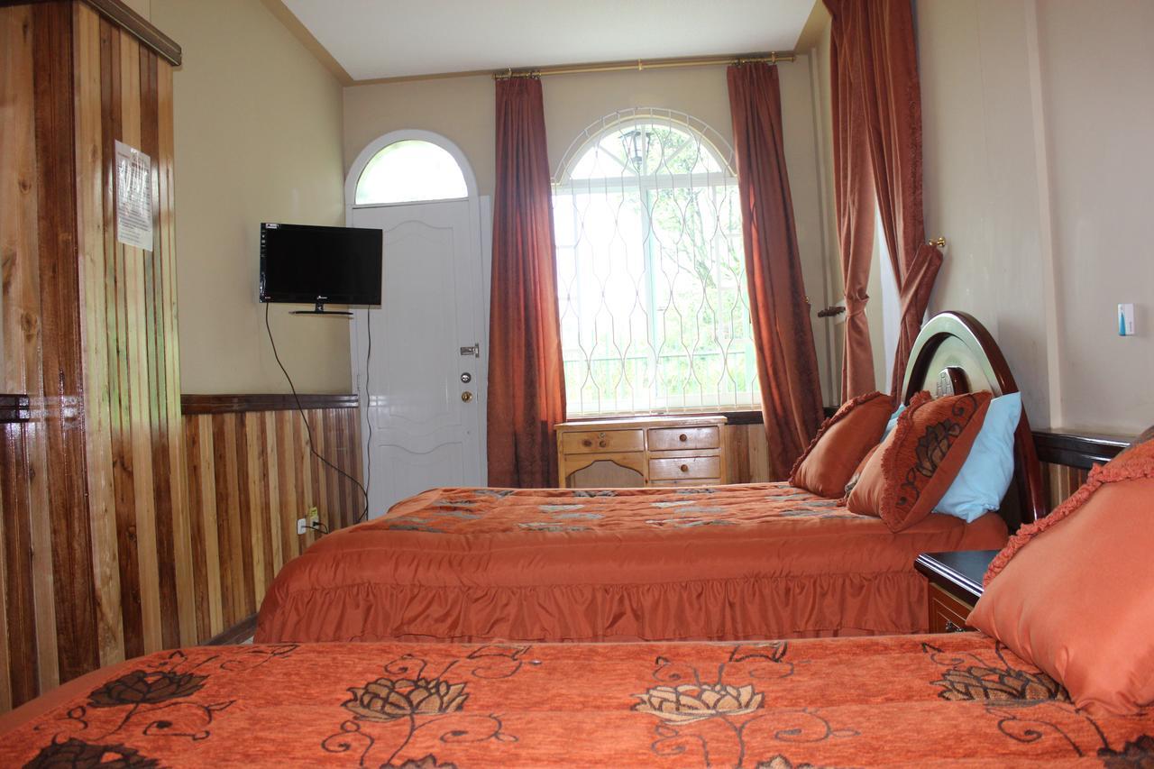 Hostal Mirador De Otavalo Esterno foto